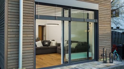Kunststoff-Aluminium-Fenster in neuem Anbau