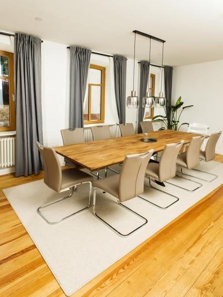 Esszimmer-Möbel von der Schreinerei Weber aus Kleinkarlbach