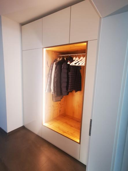 Garderobe mit Weißlack aus Eiche für Kunde in Grünstadt