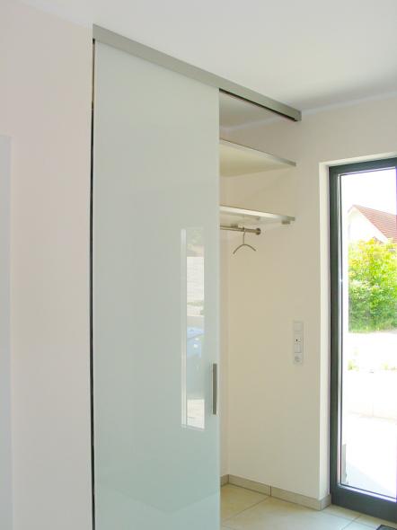 Garderobe mit Schiebetür für Kunde in Weisenheim
