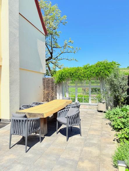 Ferienwohnung Kleinkarlbach Garten mit Sitzecke