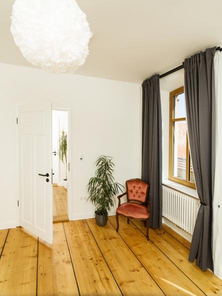 Parkettboden und Fenster aus Eich in Bockenheim 