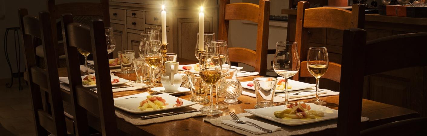 Esszimmer Tisch im Kerzenschein